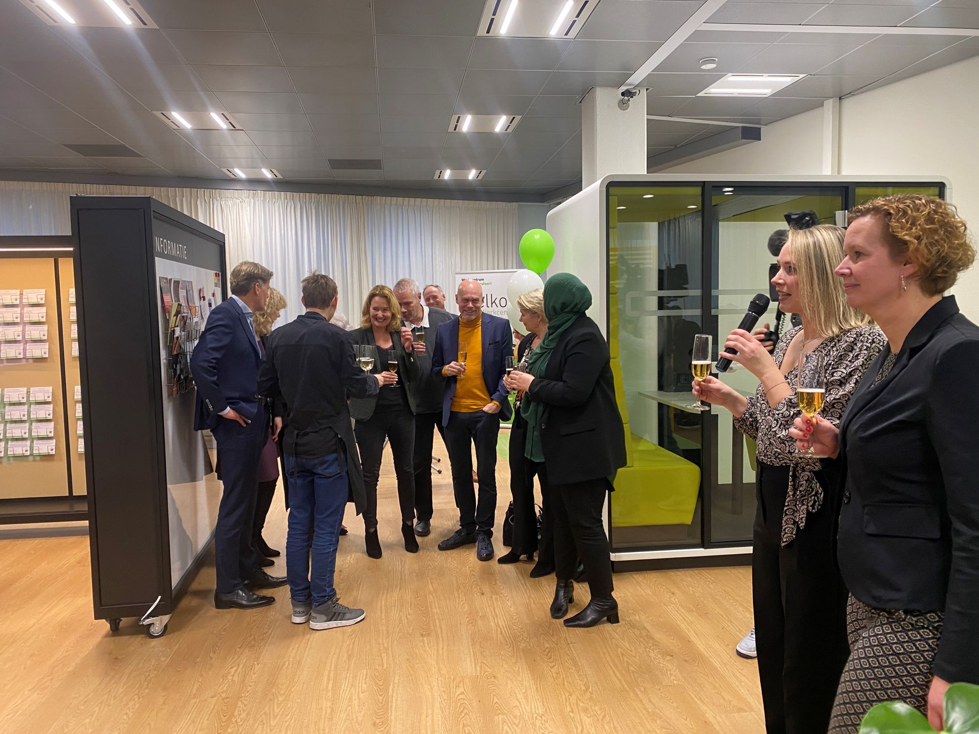 Proosten op de opening